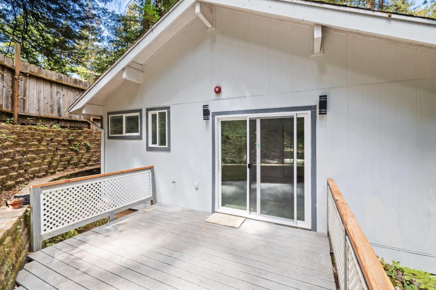 359 Redwood Road