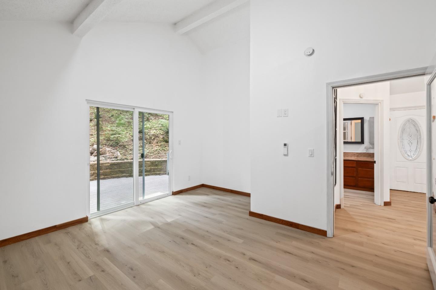 359 Redwood Road