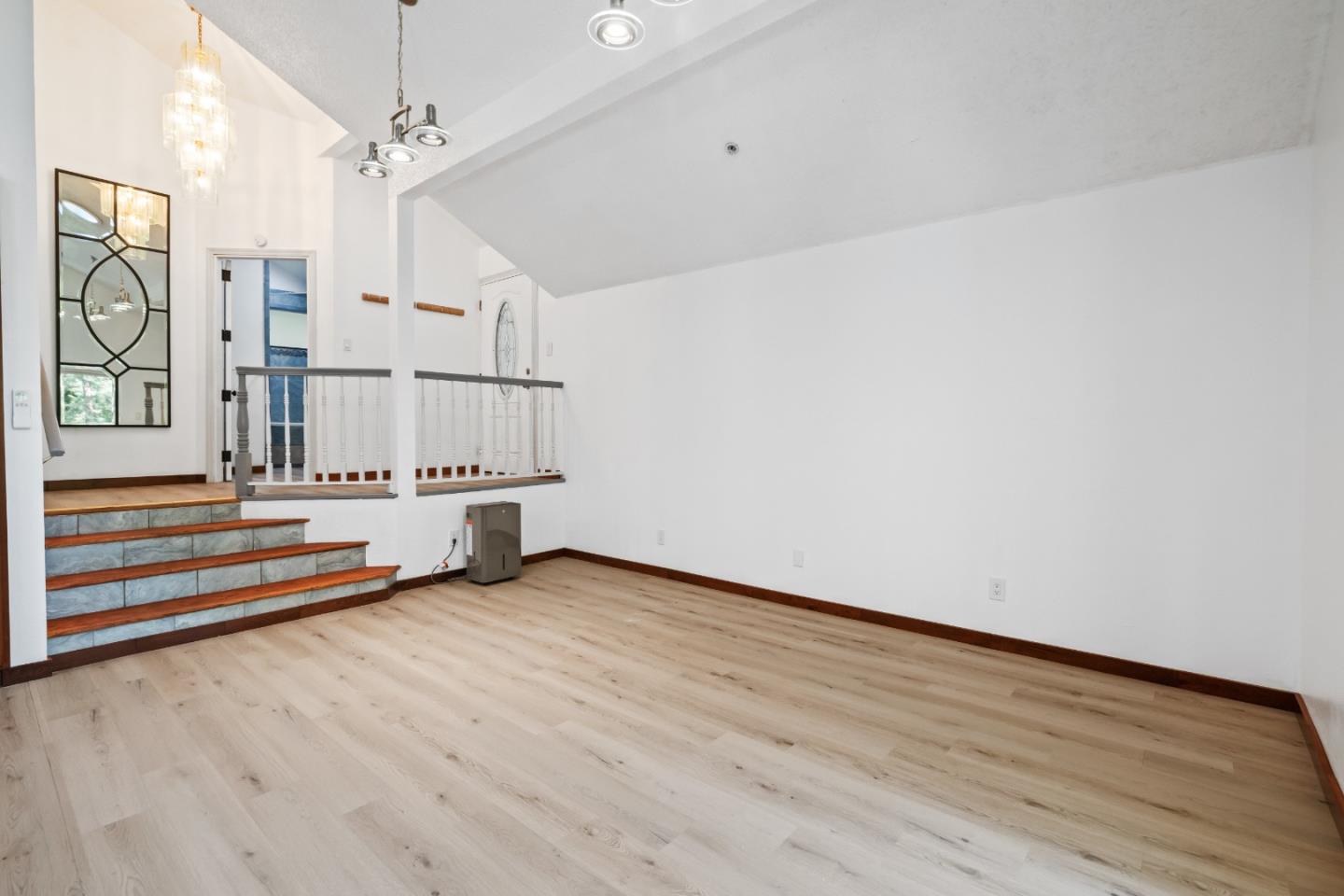 359 Redwood Road