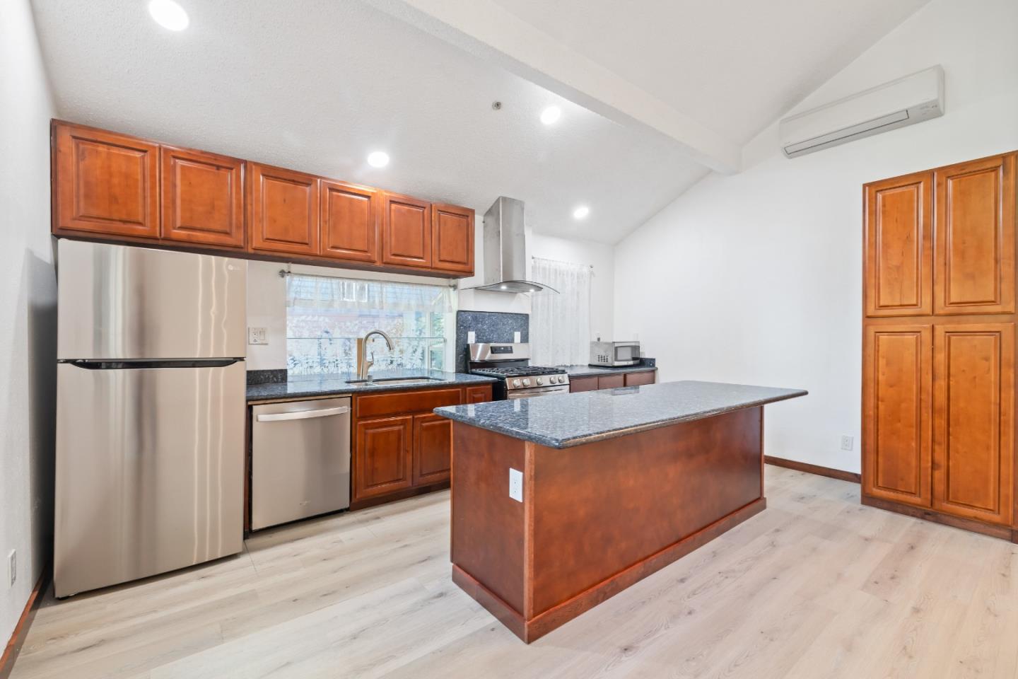 359 Redwood Road
