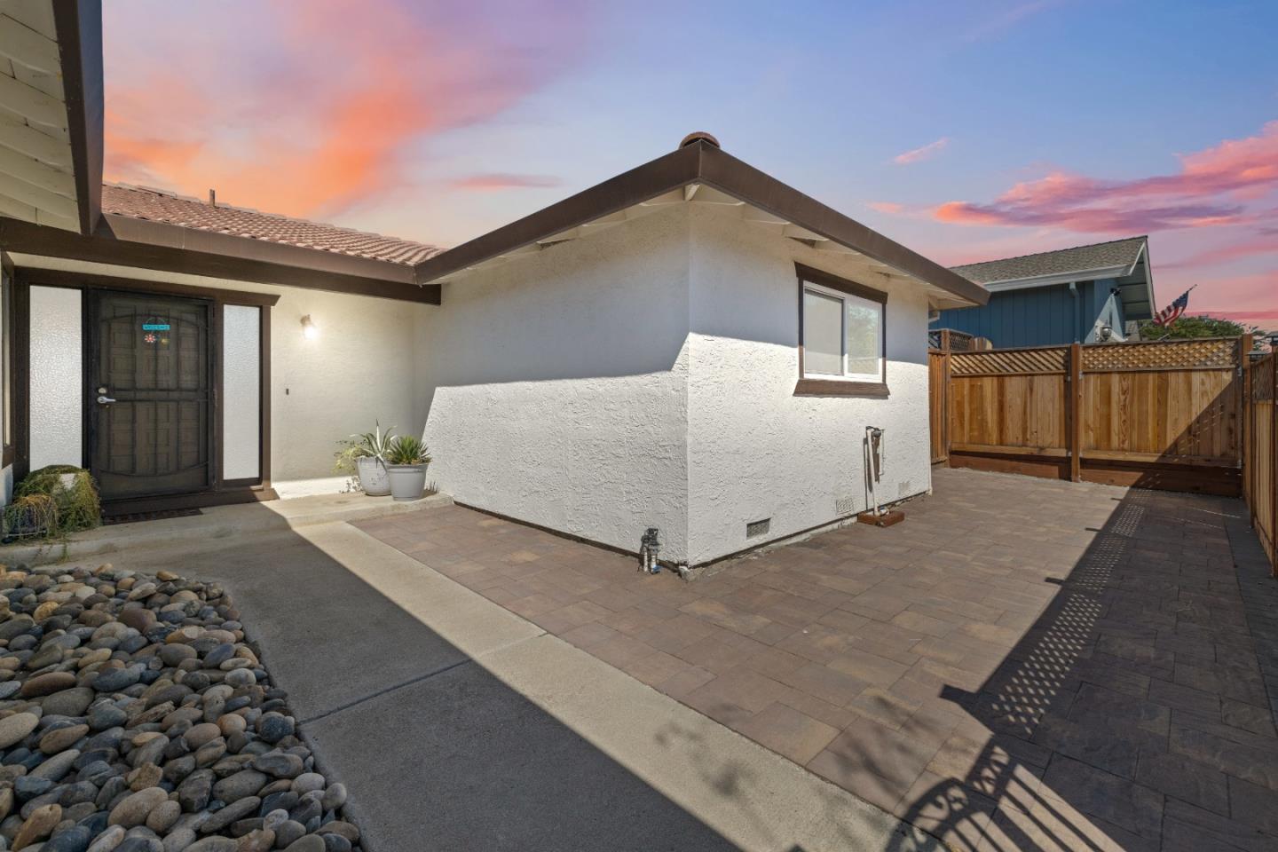 1640 Sunset Drive