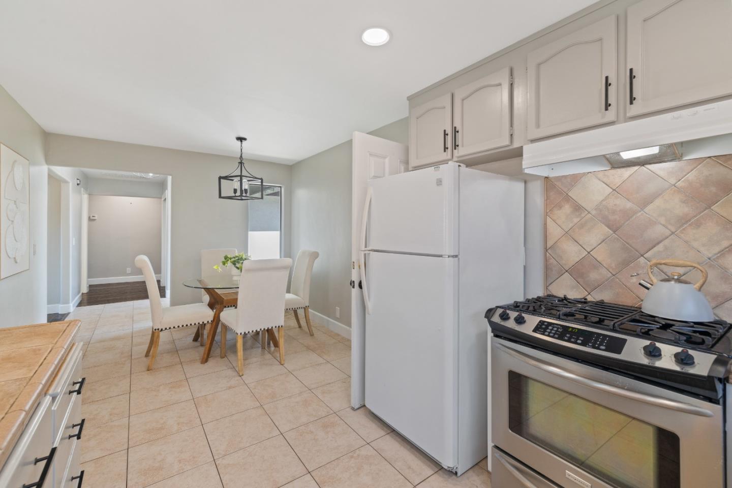 1640 Sunset Drive