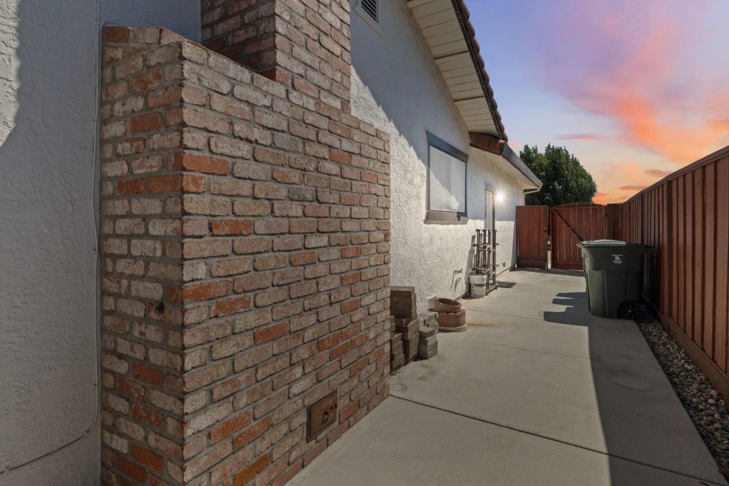 1640 Sunset Drive