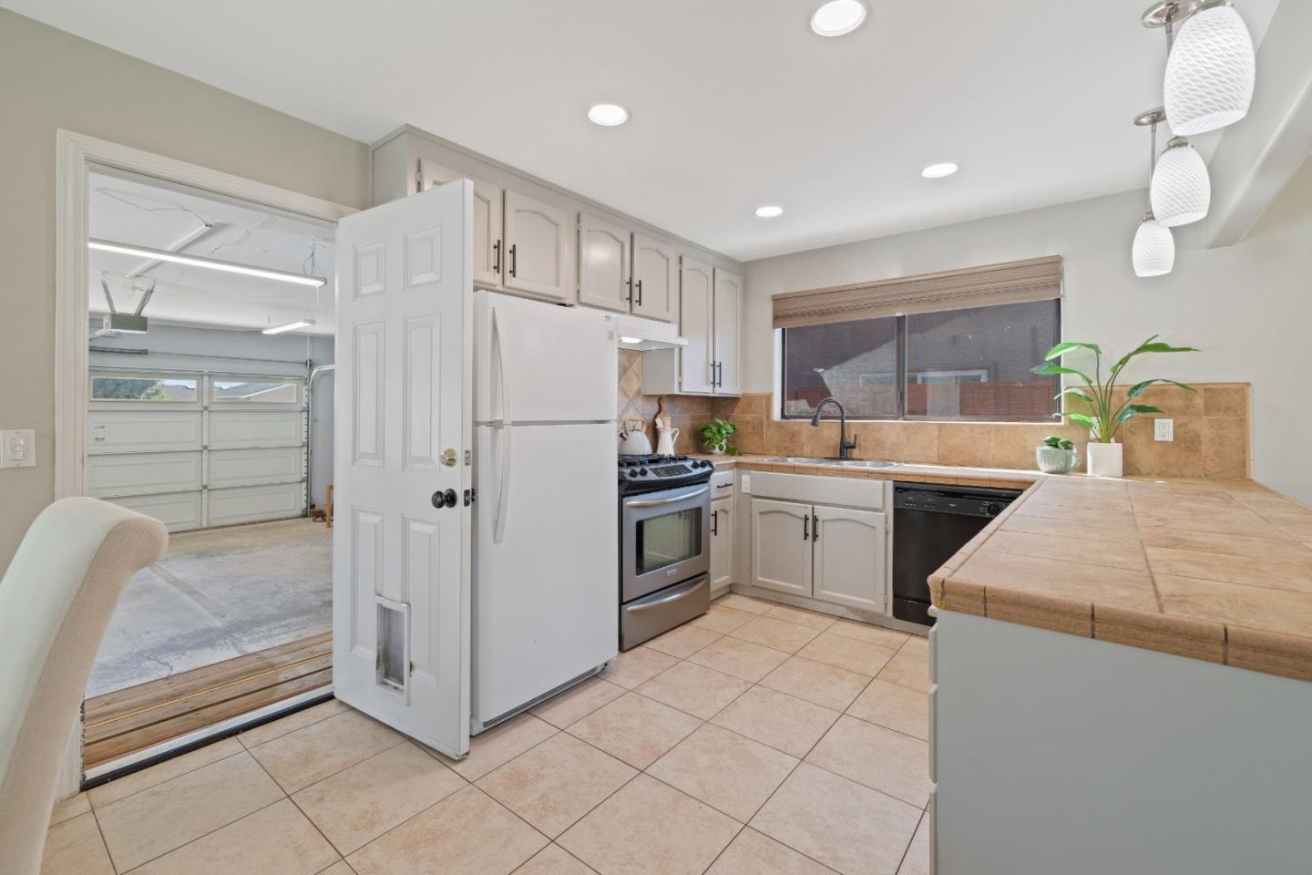 1640 Sunset Drive