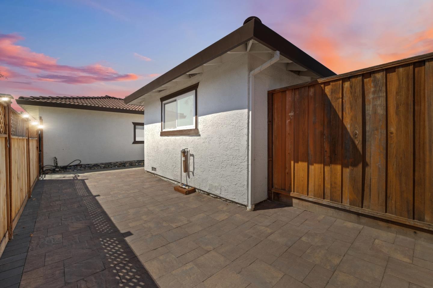1640 Sunset Drive