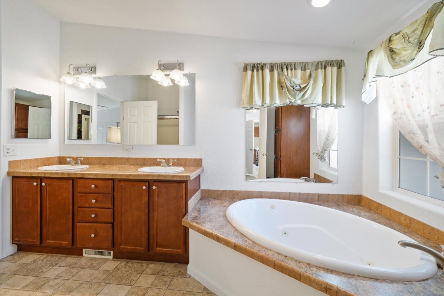 444 Whispering Pines Drive Unit: 68
