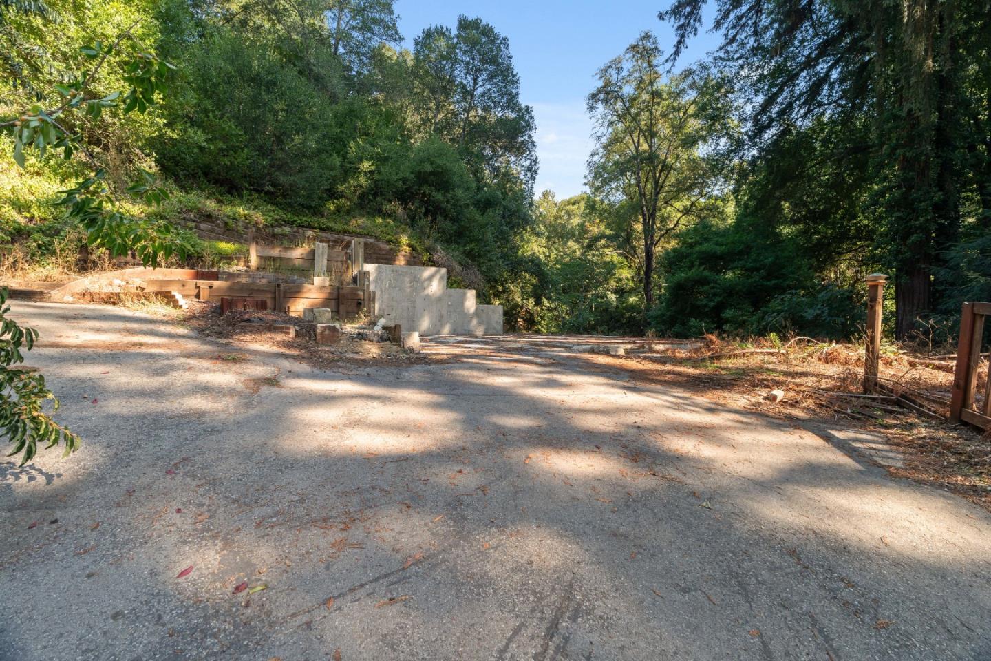 15840 Old County Highway