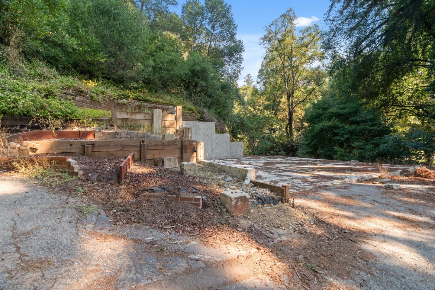 15840 Old County Highway