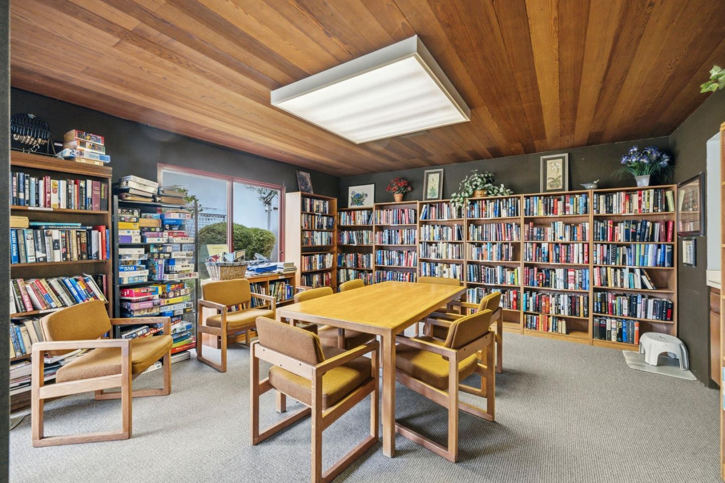 453 Alberto Way D155