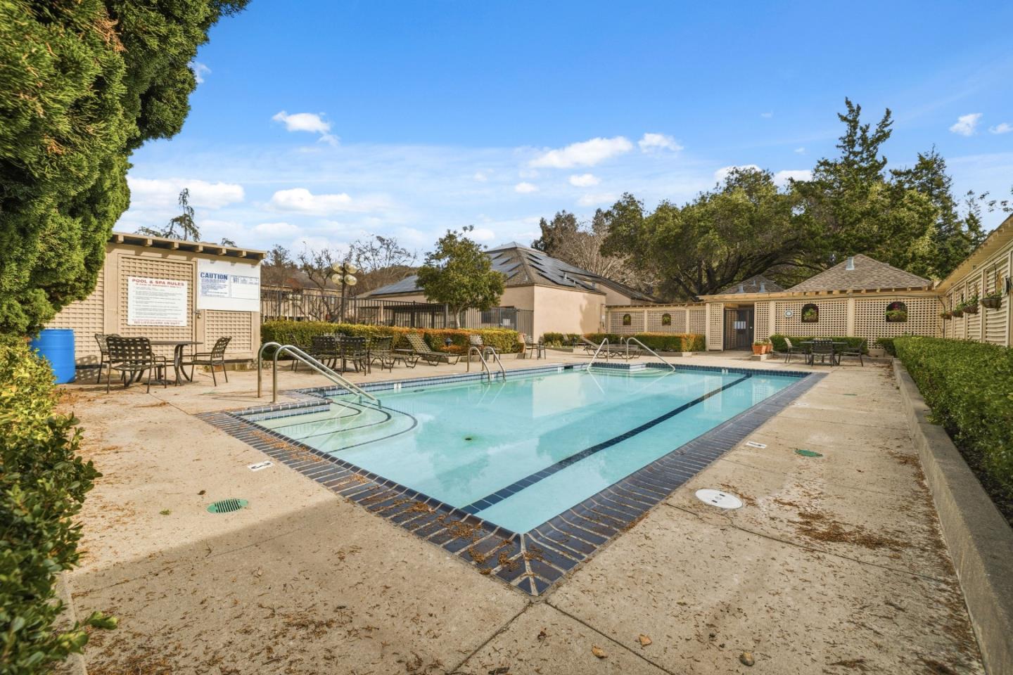 453 Alberto Way D155