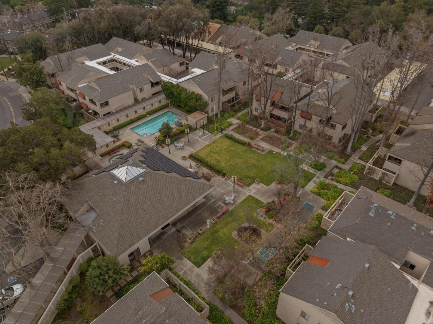 453 Alberto Way D155