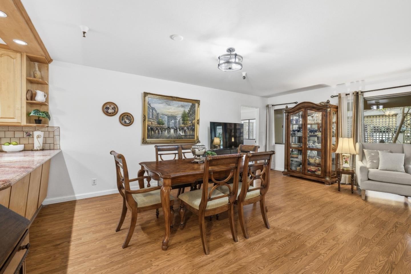 453 Alberto Way D155