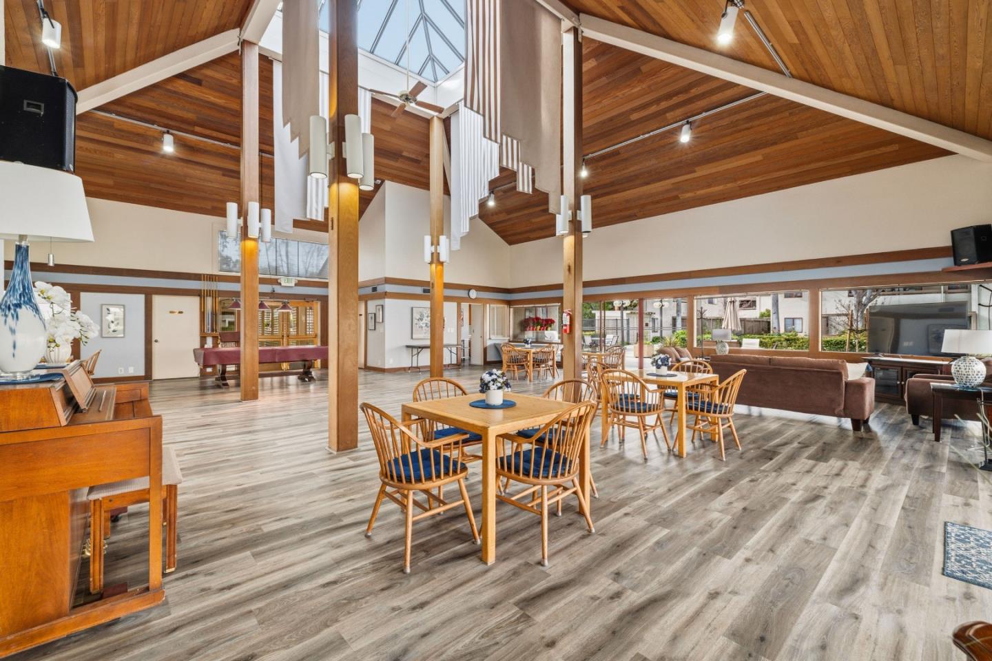 453 Alberto Way D155