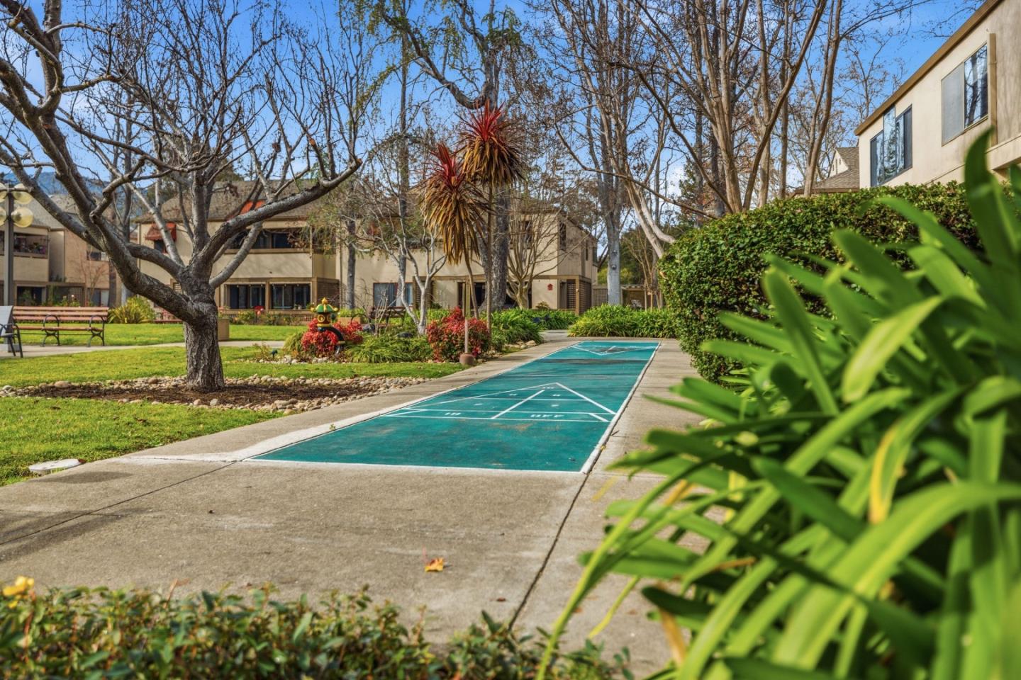 453 Alberto Way D155