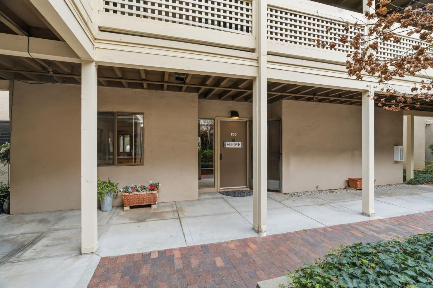 453 Alberto Way D155