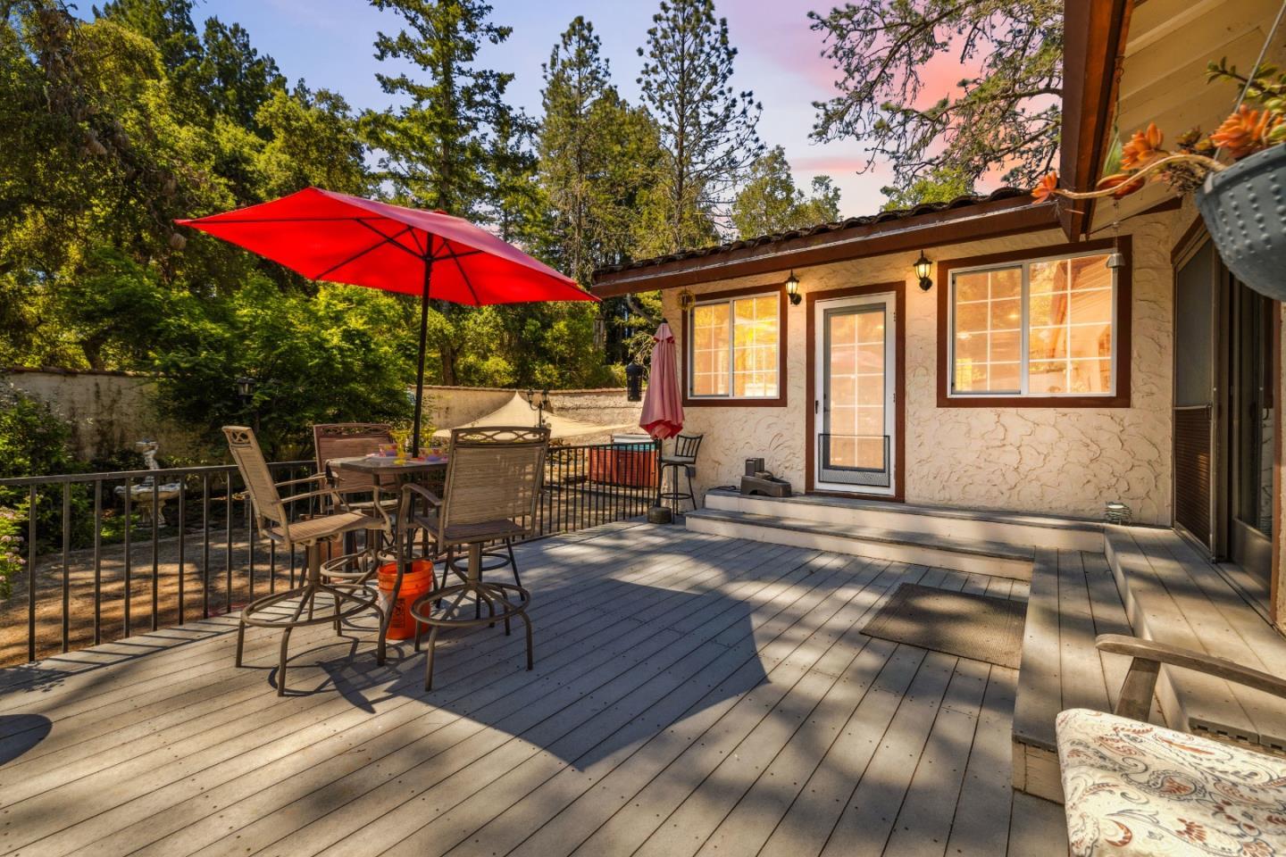 355 Santa Cruz Street