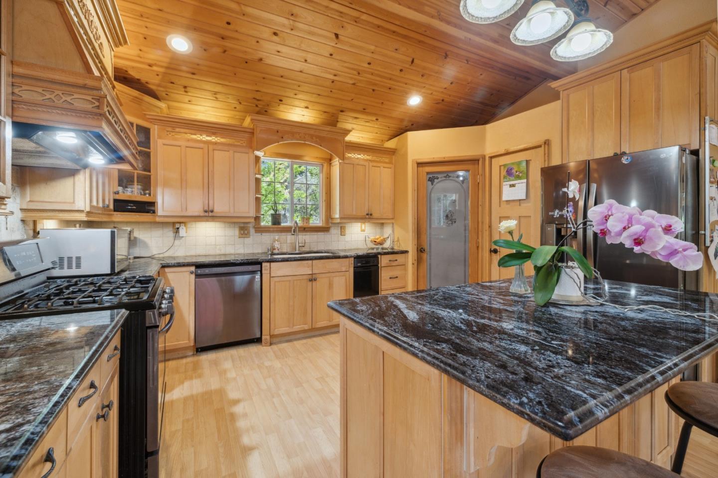 355 Santa Cruz Street