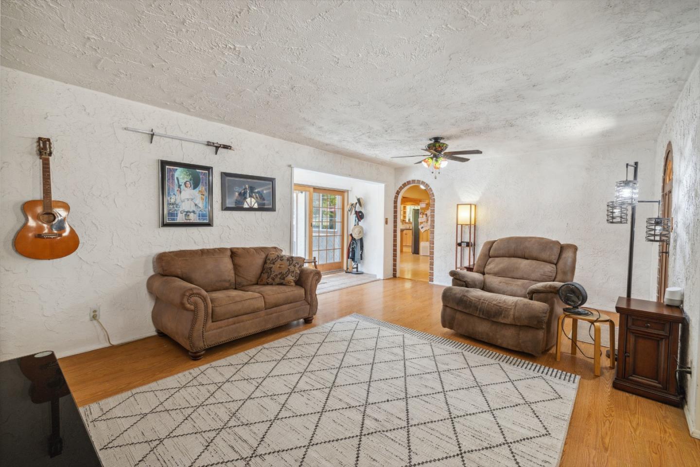 355 Santa Cruz Street