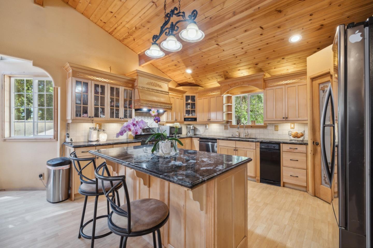 355 Santa Cruz Street