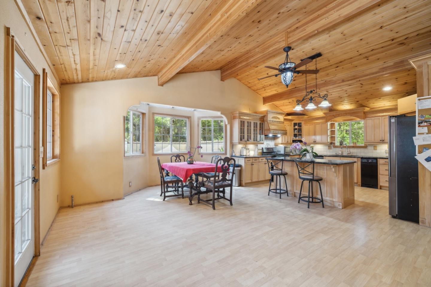 355 Santa Cruz Street