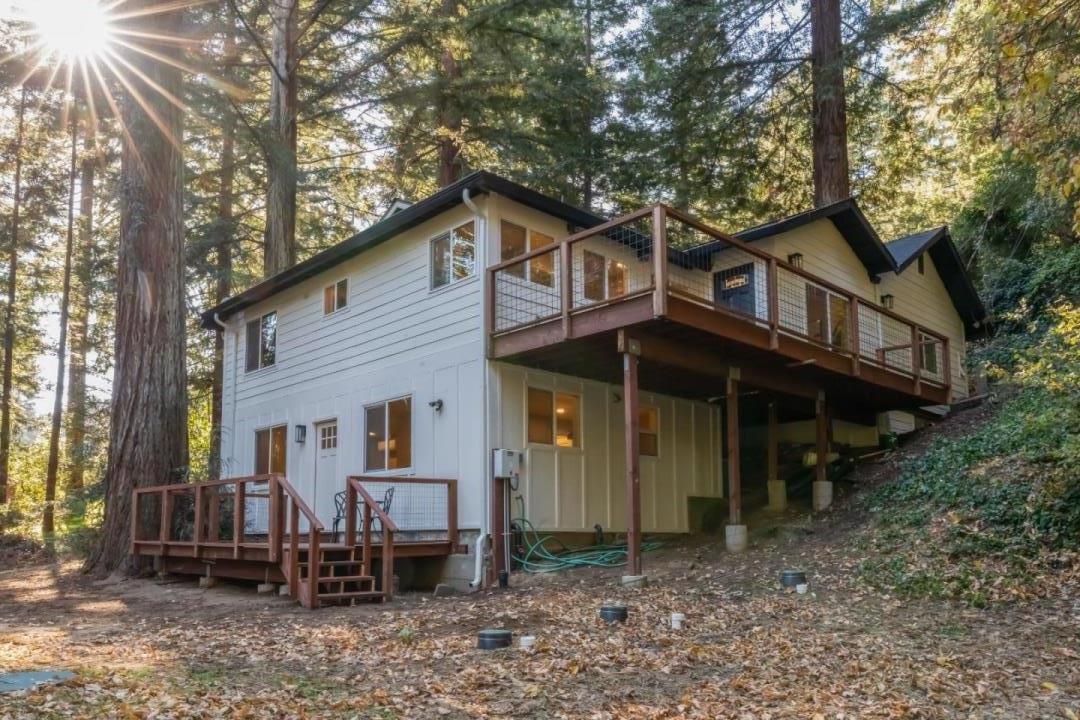 831 Hillcrest Drive