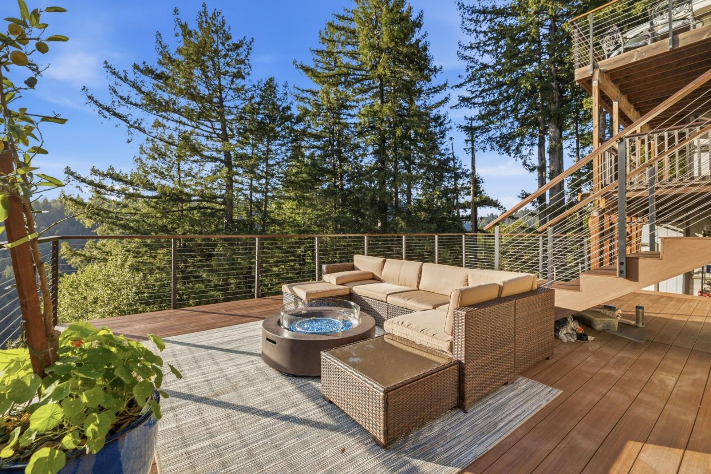 11207 Lake Boulevard