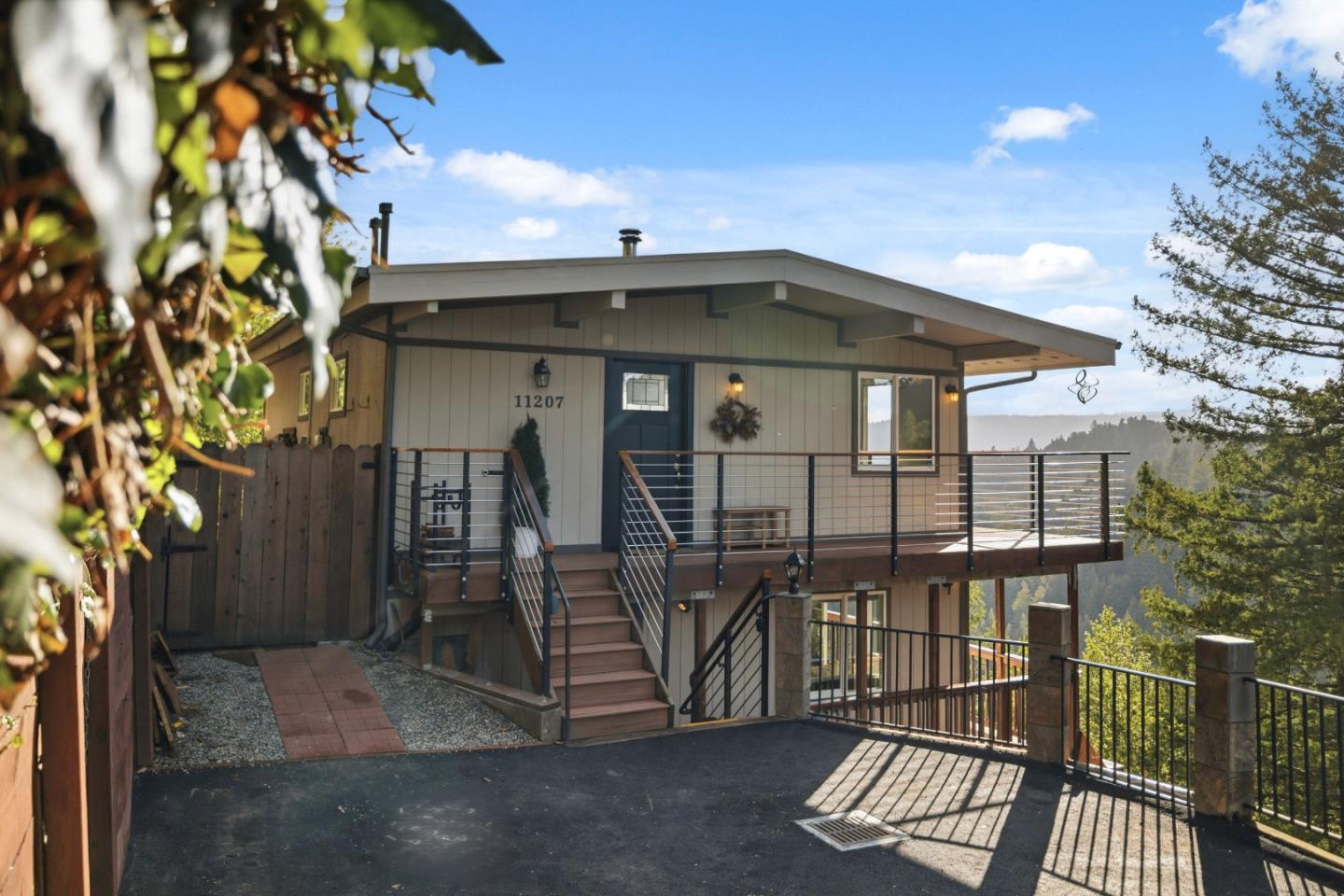 11207 Lake Boulevard