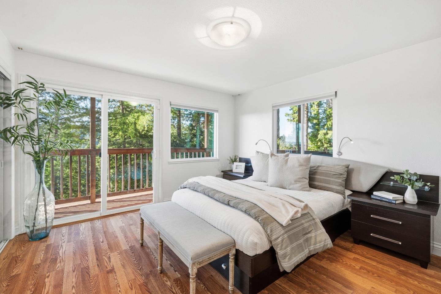 11207 Lake Boulevard