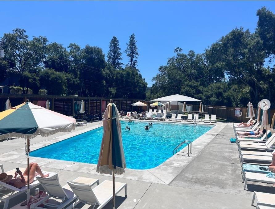 11207 Lake Boulevard