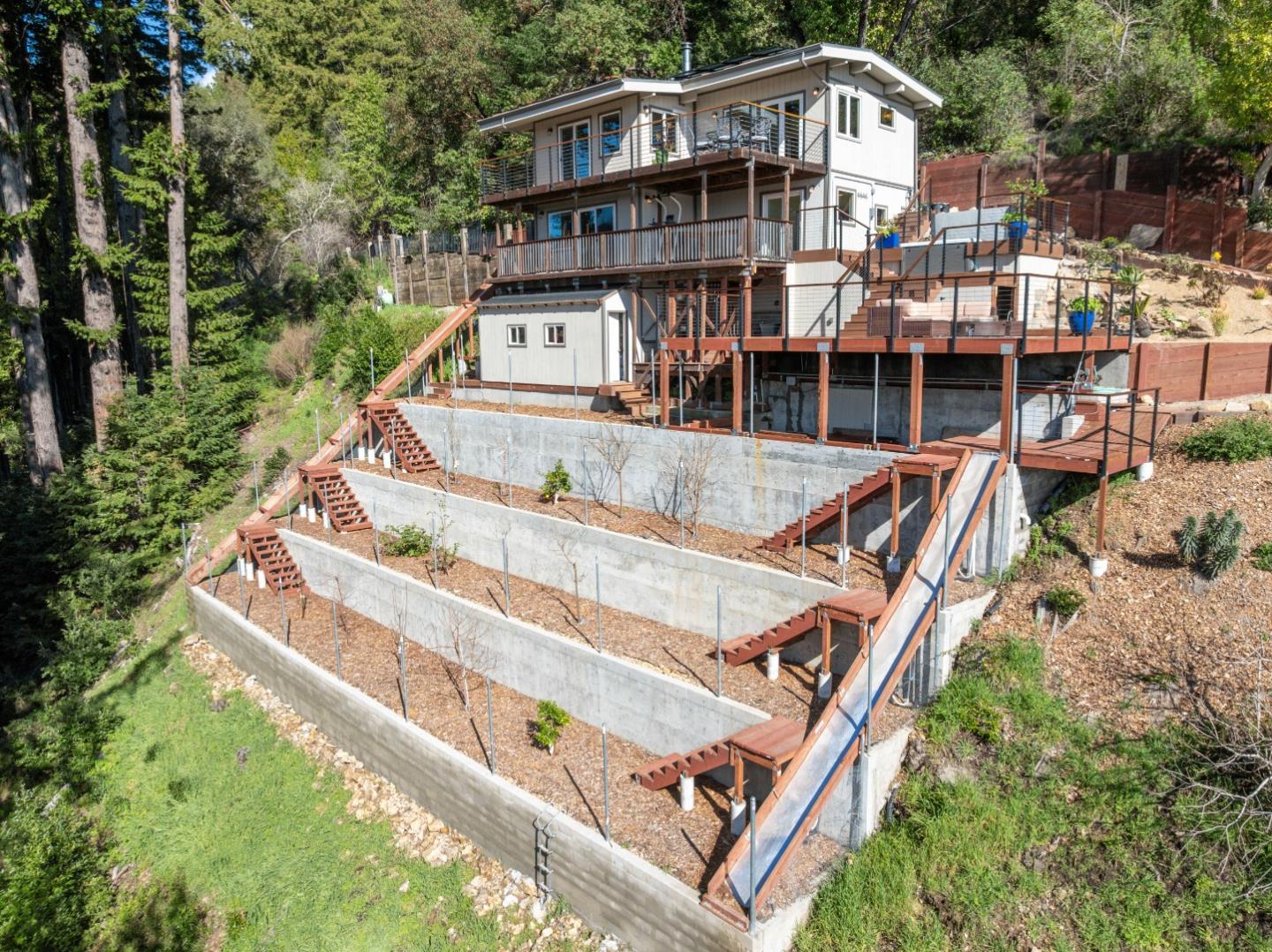 11207 Lake Boulevard