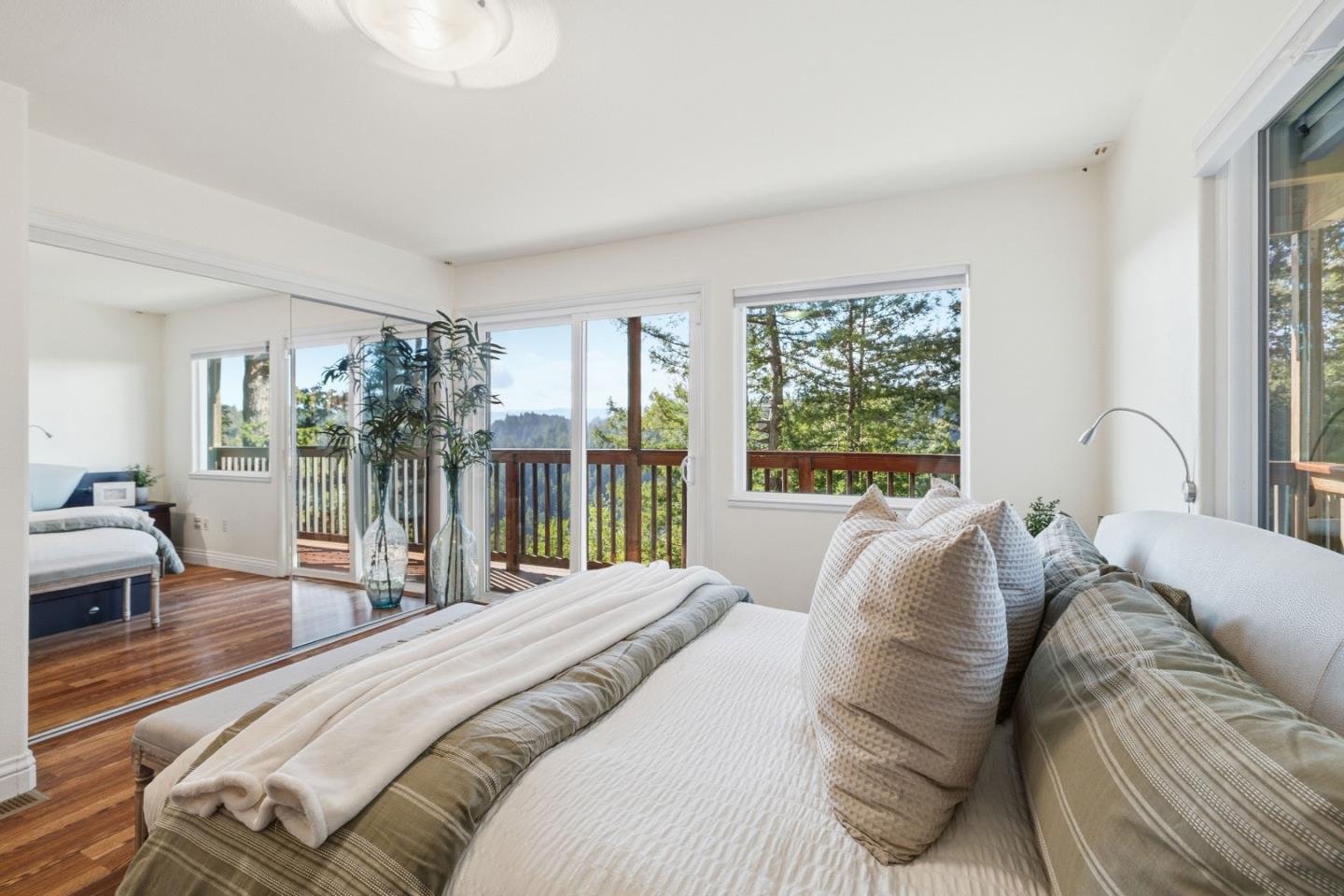 11207 Lake Boulevard