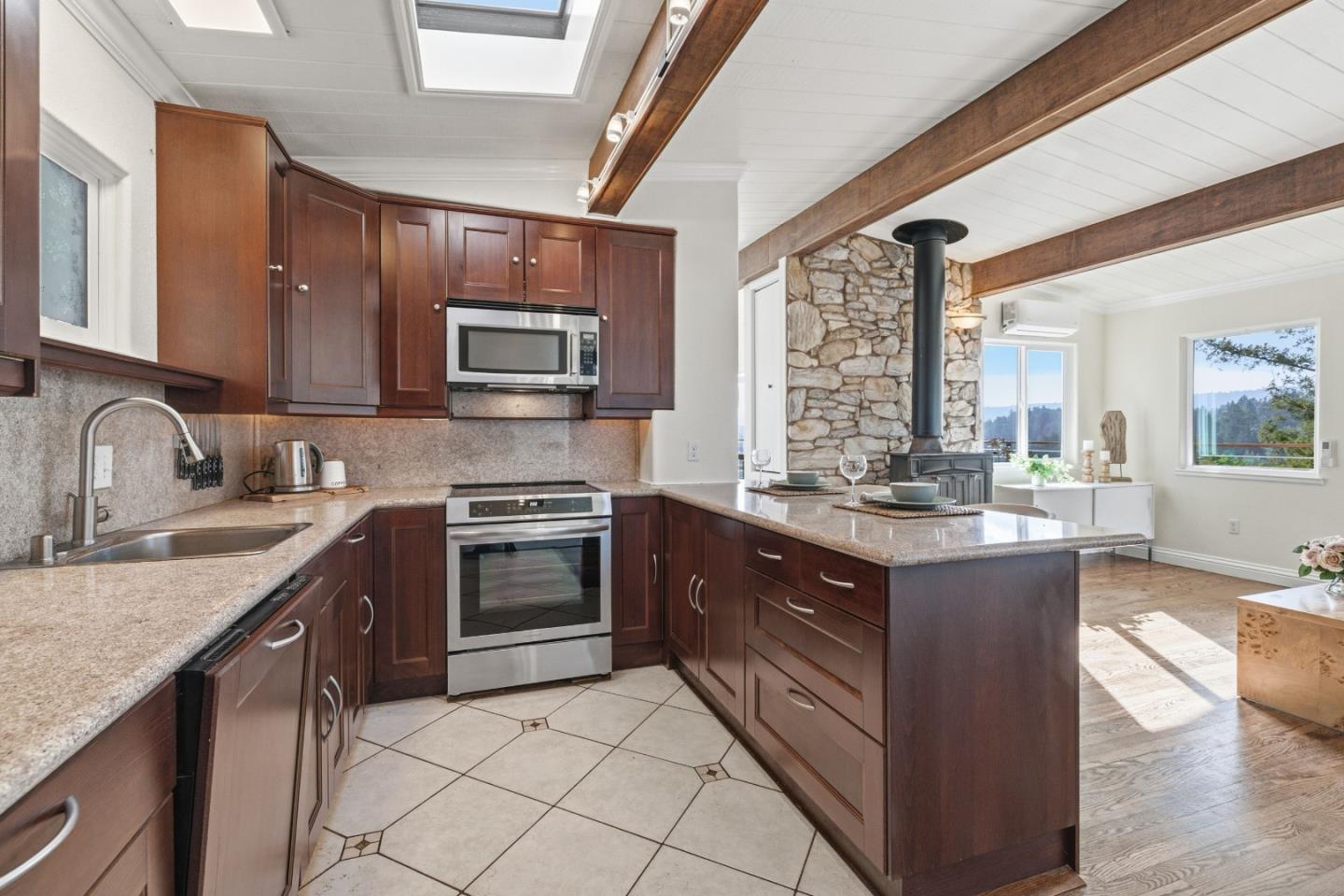 11207 Lake Boulevard