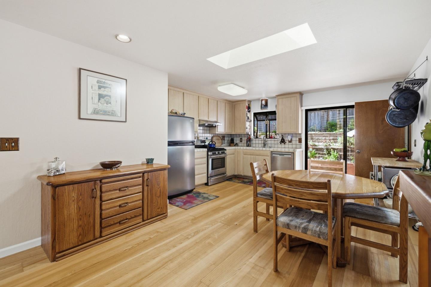 10931 Sequoia Avenue