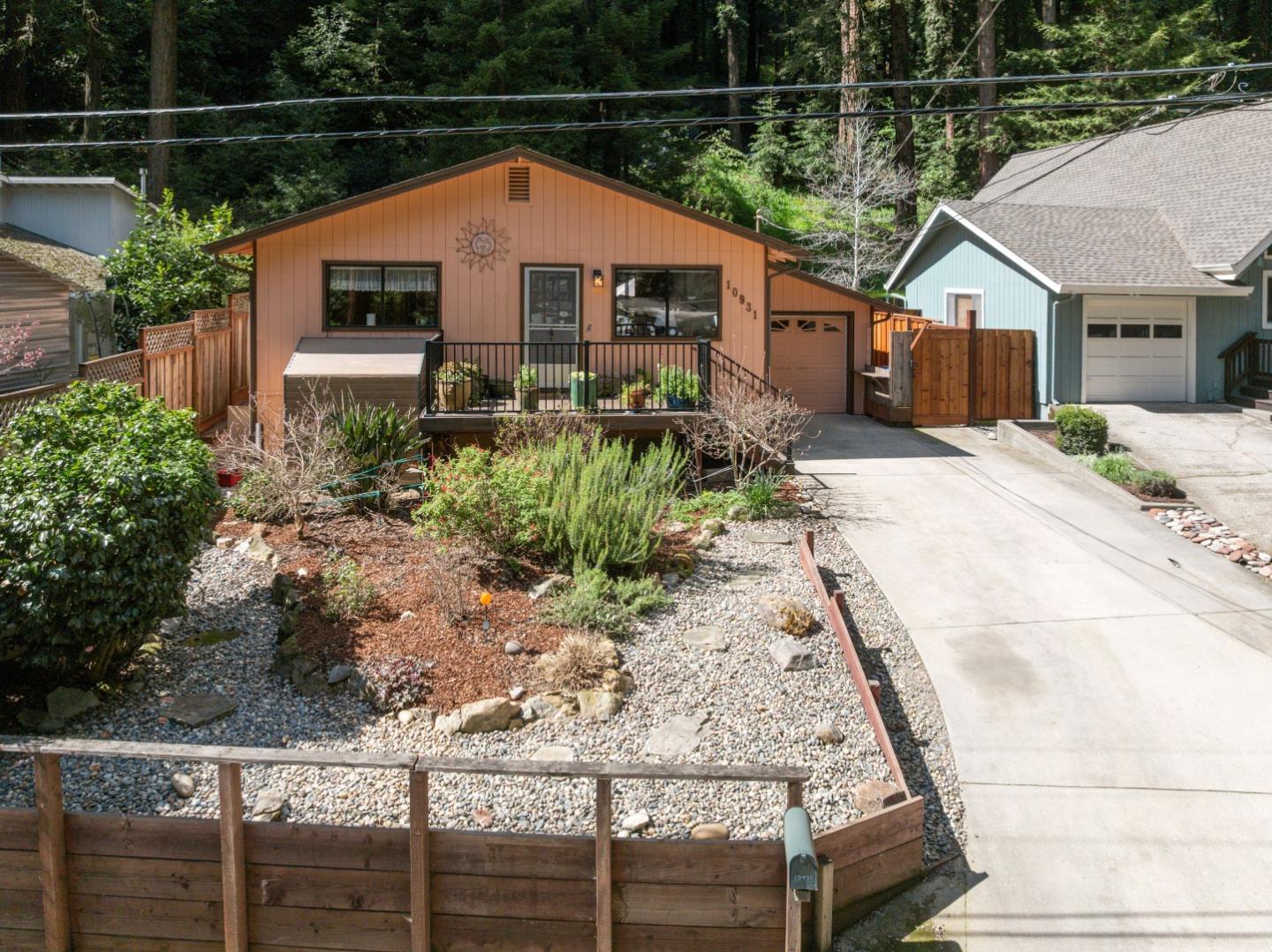 10931 Sequoia Avenue