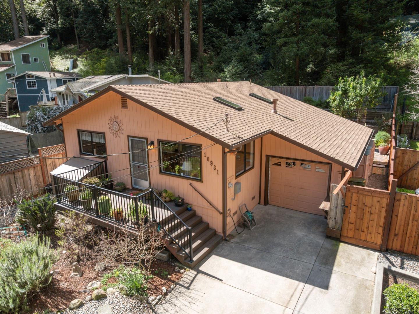 10931 Sequoia Avenue