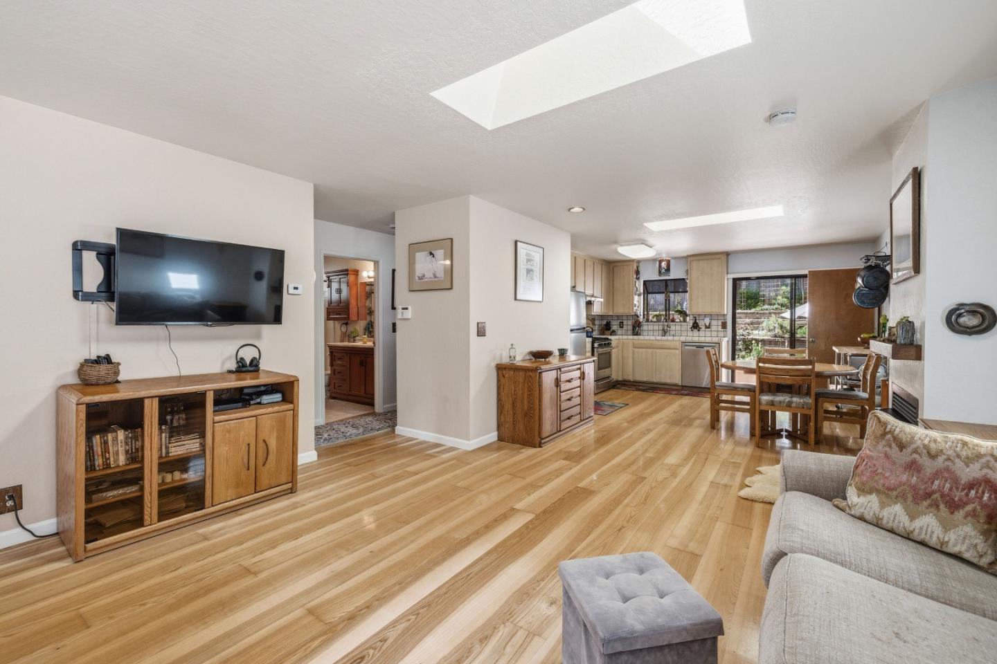 10931 Sequoia Avenue