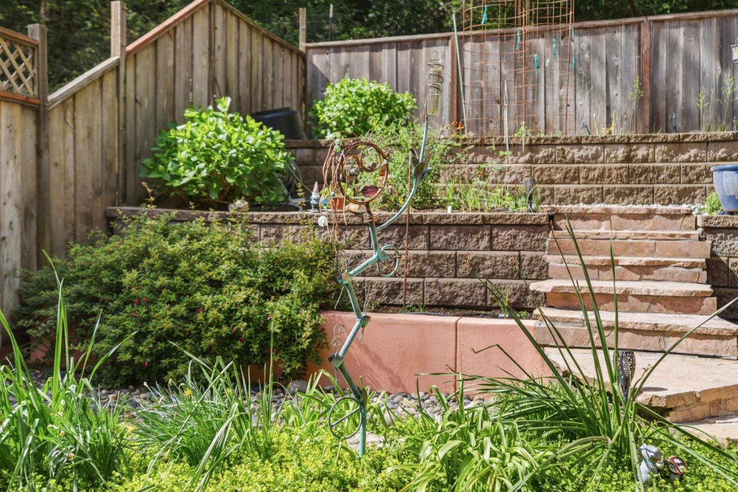 10931 Sequoia Avenue