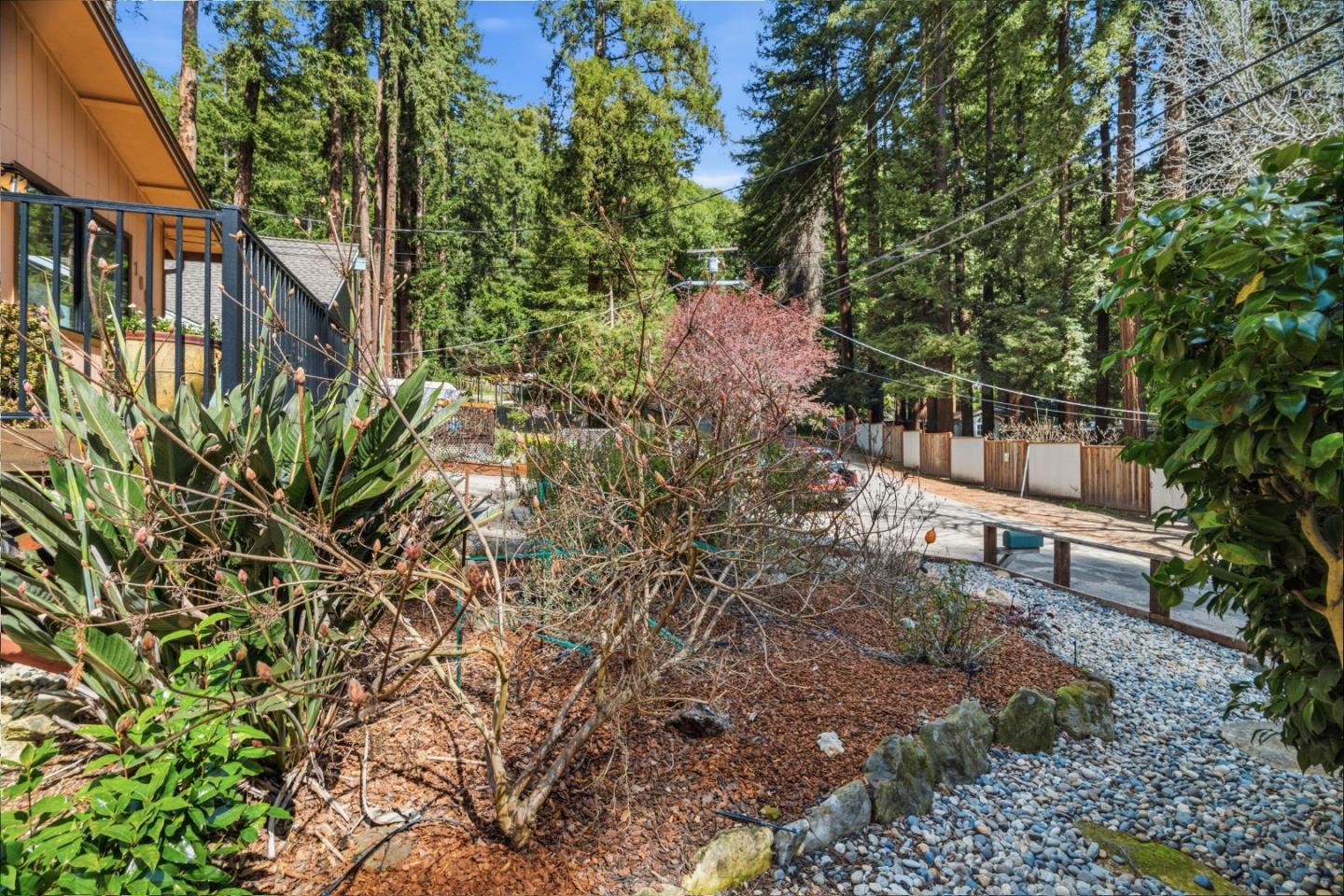 10931 Sequoia Avenue