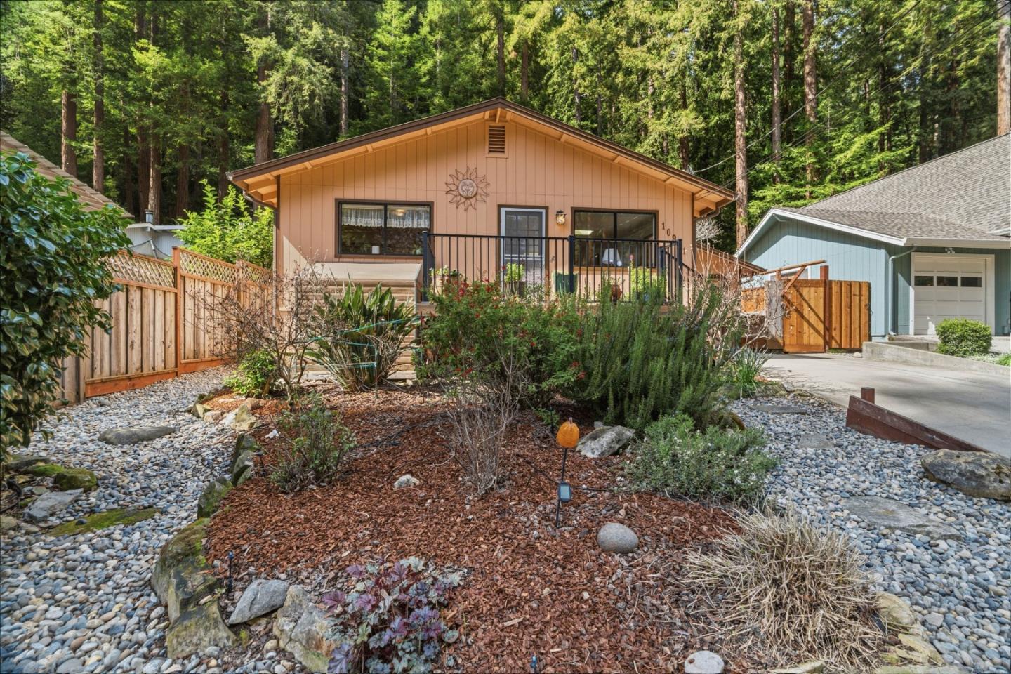 10931 Sequoia Avenue