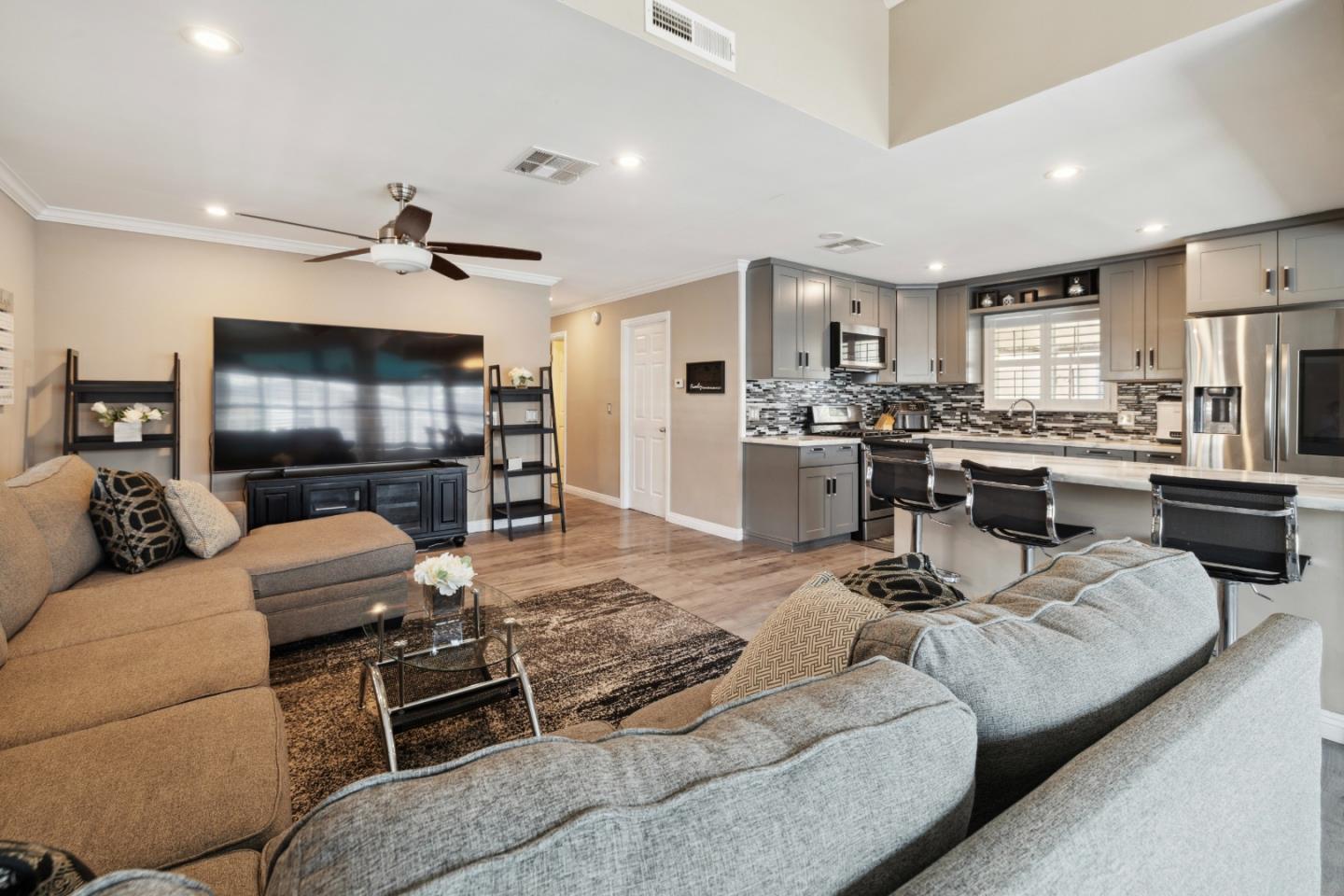 500 West 10th Street Unit: 79