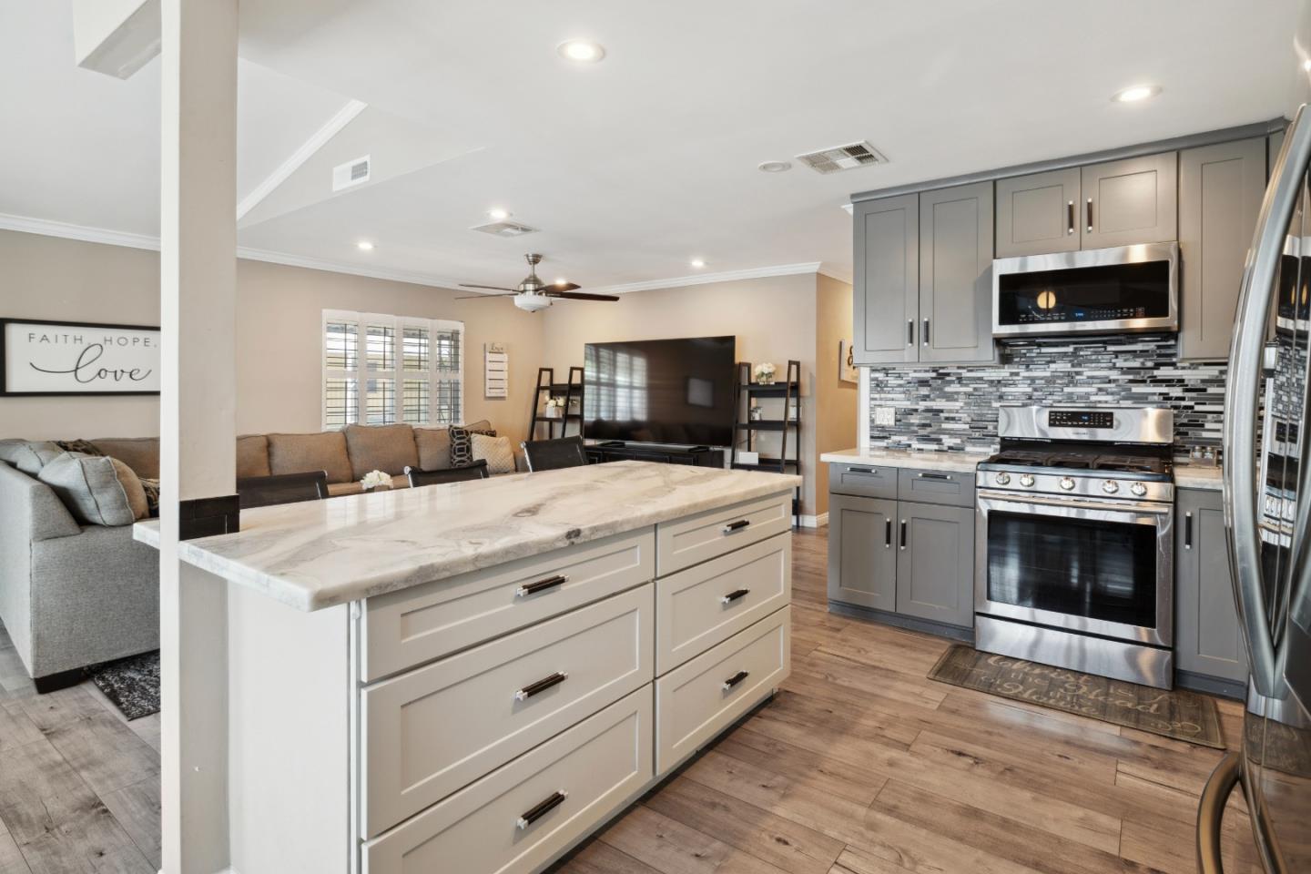 500 West 10th Street Unit: 79