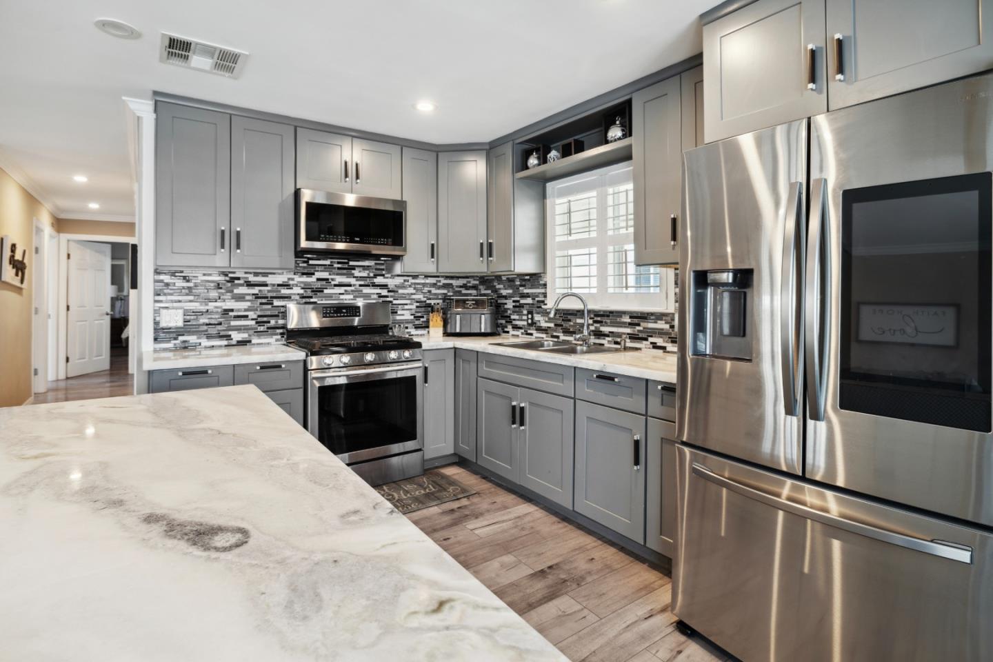 500 West 10th Street Unit: 79