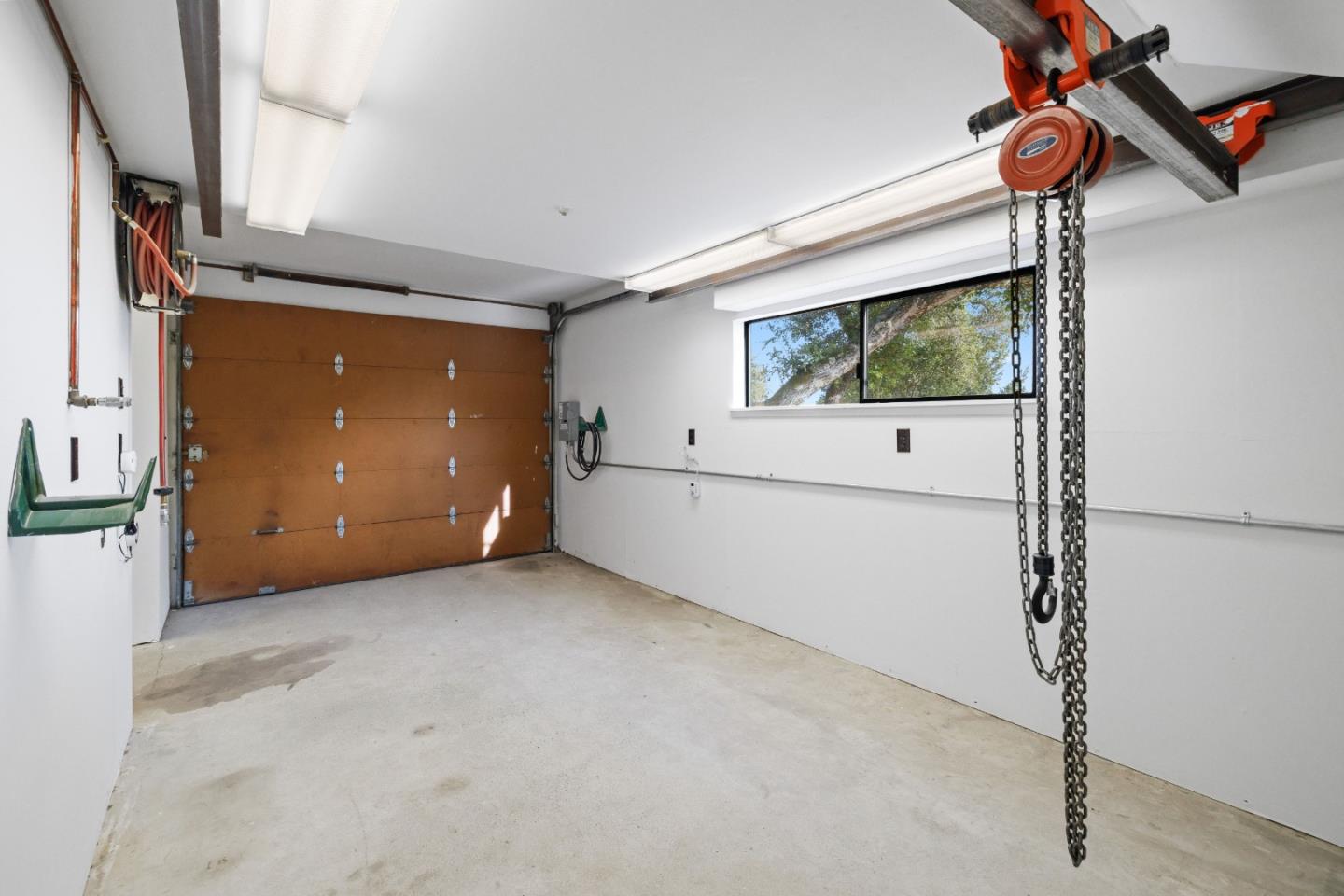 1380 Weston Ridge Rd