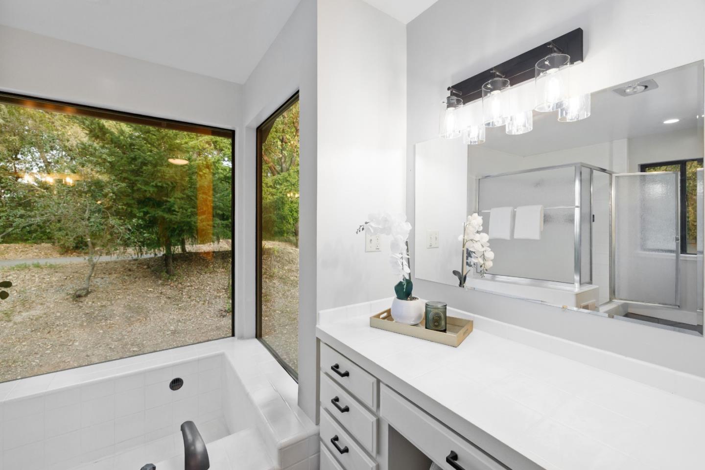 1380 Weston Ridge Rd