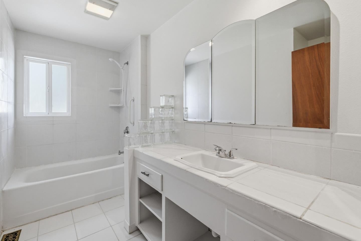 240 El Solyo Heights Drive