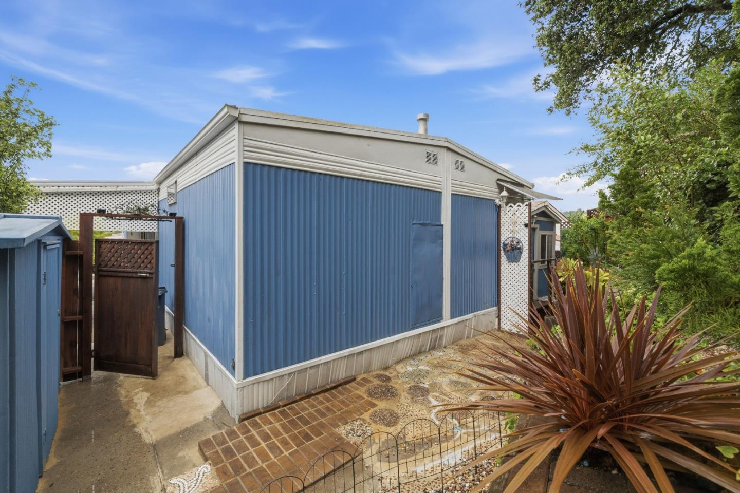 444 Whispering Pines Unit: 76