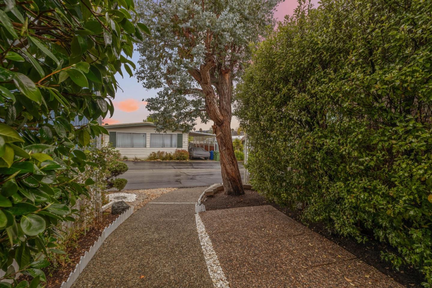 444 Whispering Pines Unit: 76