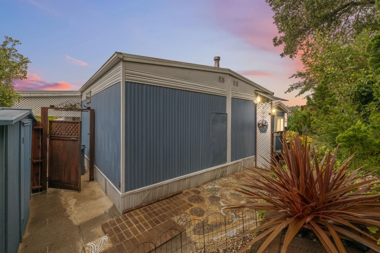 444 Whispering Pines Unit: 76