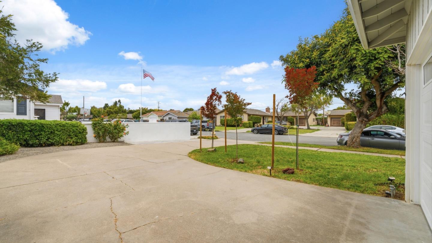 739 Bellarmine Drive