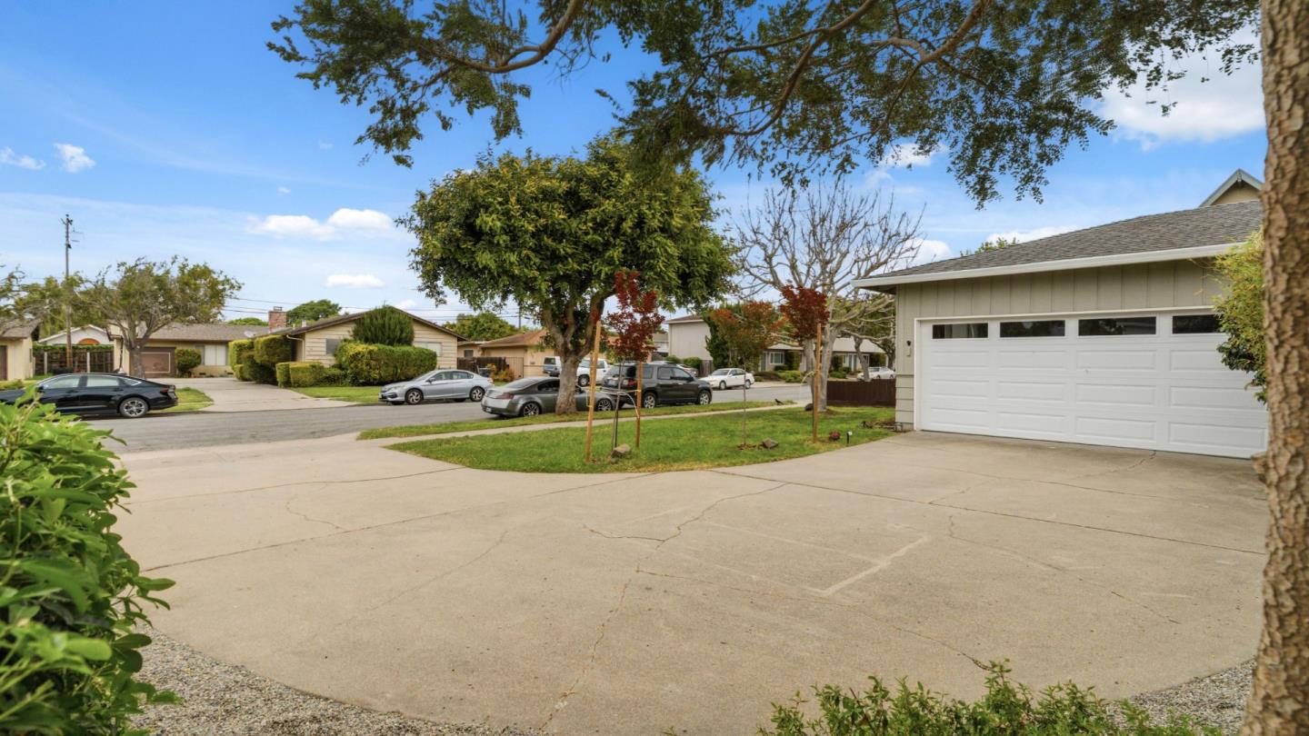 739 Bellarmine Drive